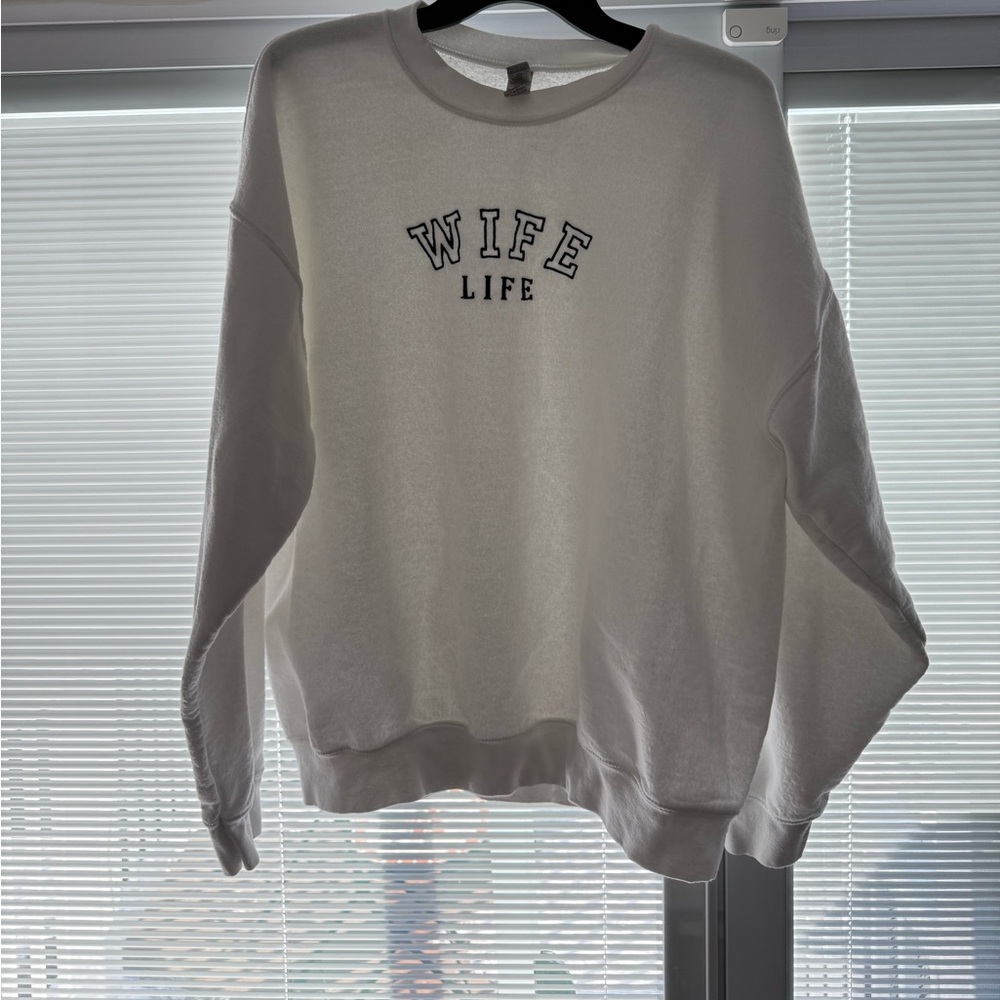 Wife Life Embroidered sweatshirt
